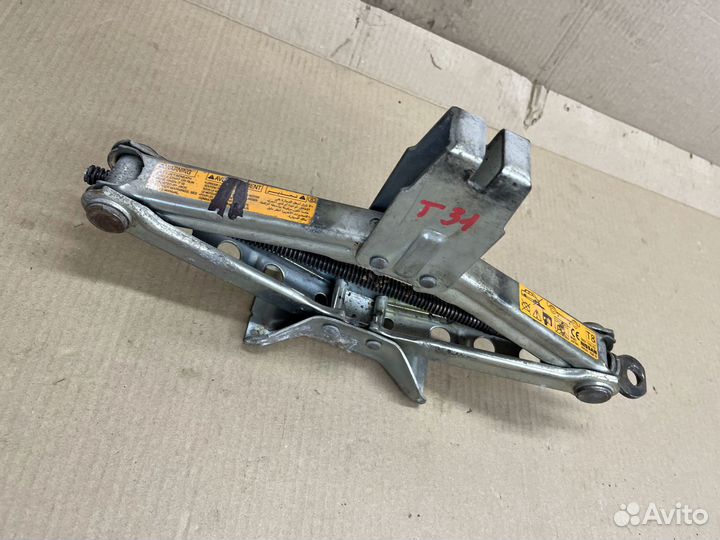 Домкрат с ключом и балонником Ниссан Икстрейл Т30