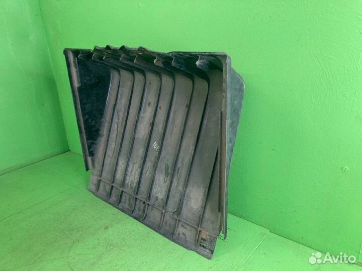 Крышка аккумуляторов MAN TGX