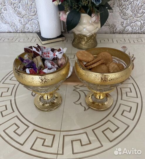 Конфетница на ножке