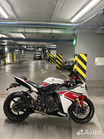 Yamaha r1