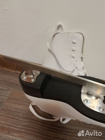 Коньки женские