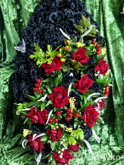 Ритуальные венки и корзины