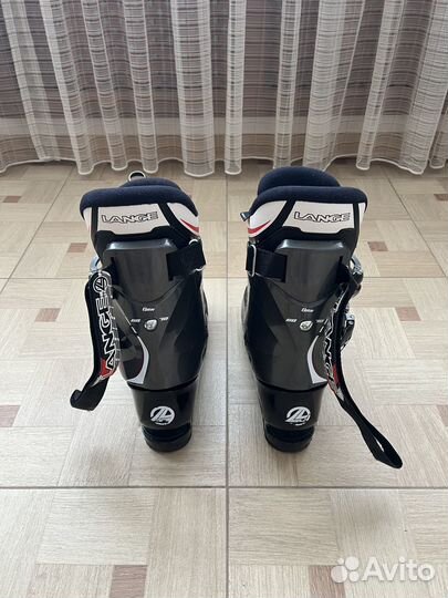 Горнолыжный комплект (Ботинки, лыжи, палки)