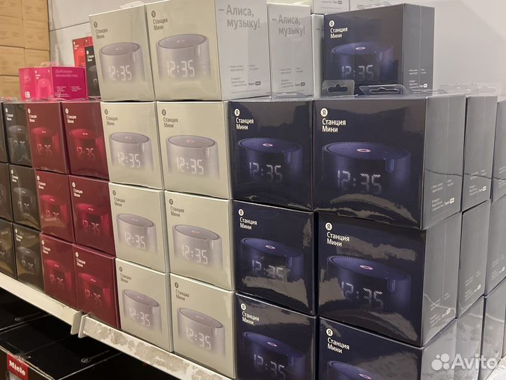 Умная колонка Новая Яндекс.Станция Мини (с часами)