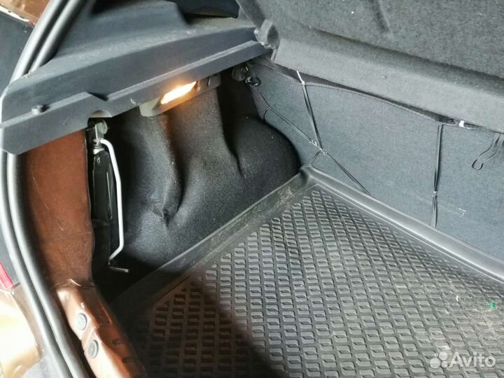 Обшивка багажника Рено Сандеро