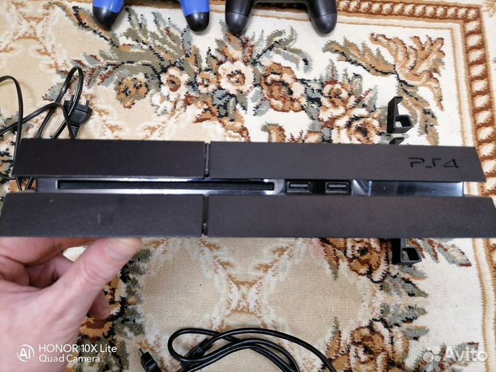 Продам PS 4