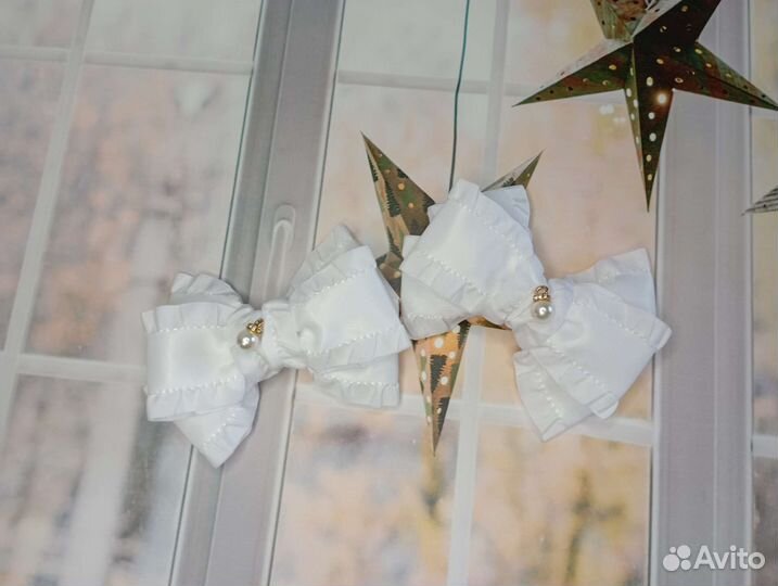 Белые бантики ручной работы