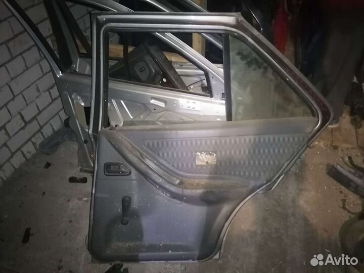 Дверь задняя правая seat toledo 1