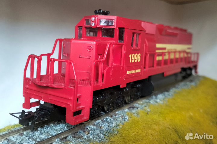 Тепловоз с цифровым декодером SD40 Mehano 1/87