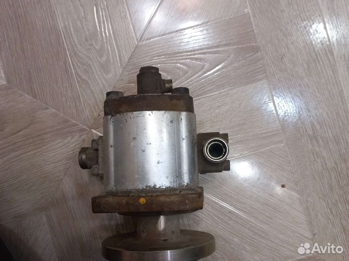 Продам привод вентилятора каток хамм