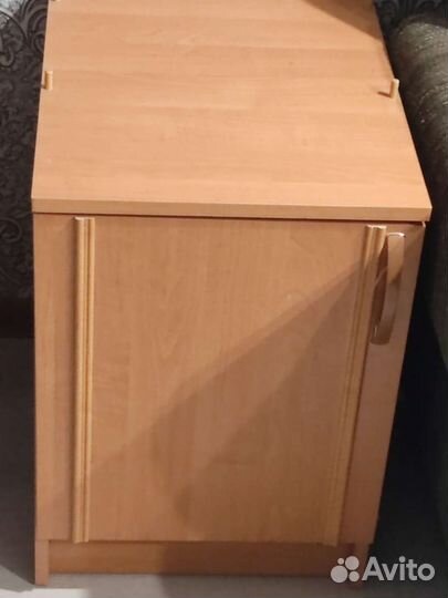 Тумбочка