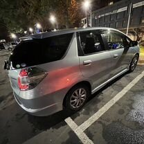 Honda Fit Shuttle 1.3 CVT, 2012, 190 000 км, с пробегом, цена 1 200 000 руб.