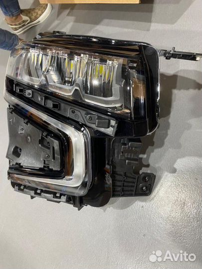 Фара левая tahoe 5