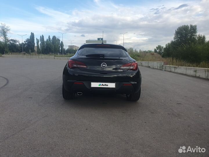 Opel Astra GTC, 2013