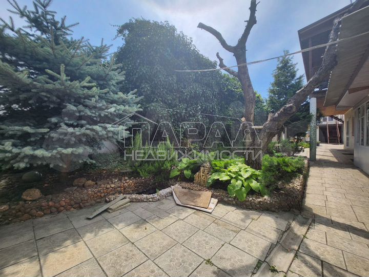 Дом 350 м² на участке 7,5 сот.