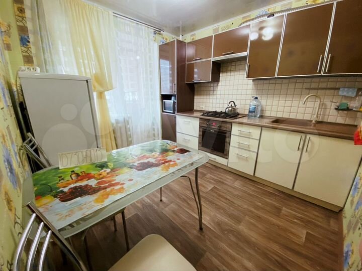 2-к. квартира, 50 м², 1/9 эт.