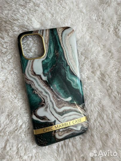 Чехлы на iPhone 11