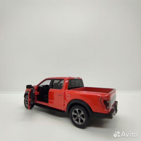 Машина 2022 Ford F-150 Raptor