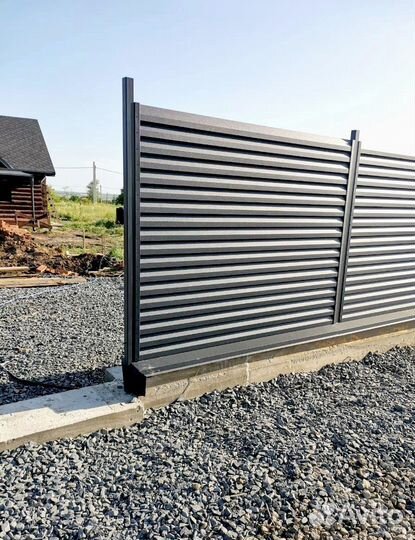 Забор из жалюзи ламелей