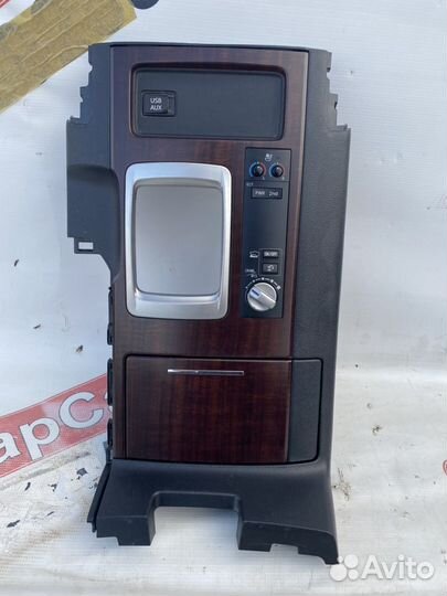 Toyota Land Cruiser 200 центральная консоль