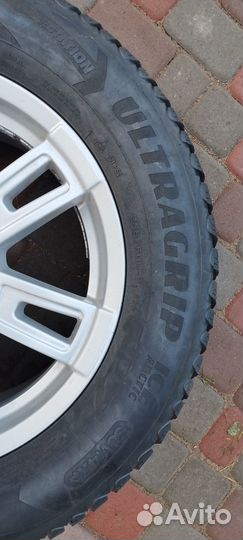 Goodyear UltraGrip Ice Arctic SUV 265/60 R18