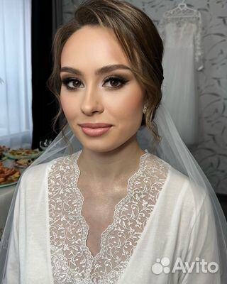 Стилист визажист по созданию прически и макияжа