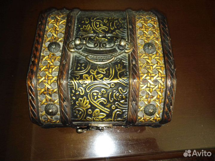 Шкатулка для украшений
