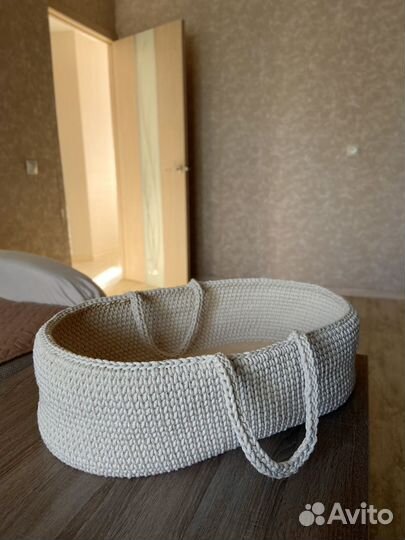 Вязаная люлька для новорожденного
