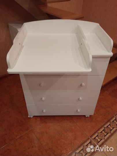 Пеленальный столик