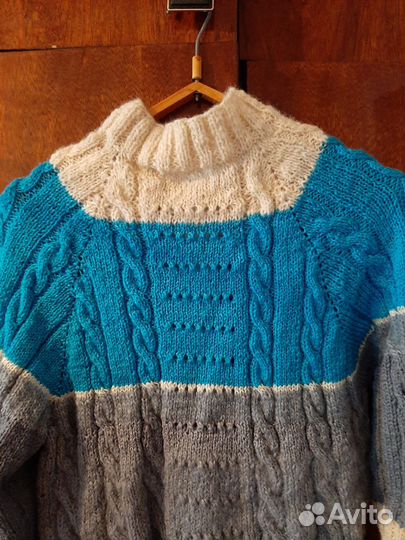Кофта шерстяная новая ручной работы