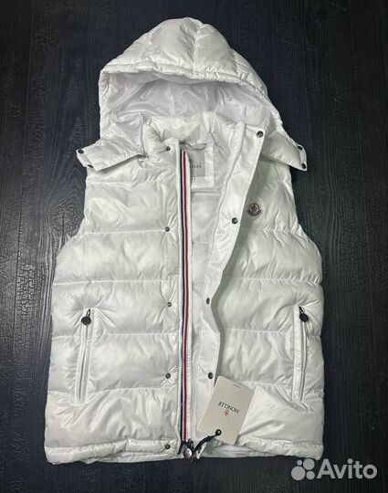Жилет moncler с капюшоном