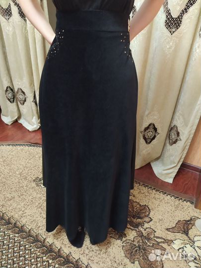 Джинсовая юбка и велюровая