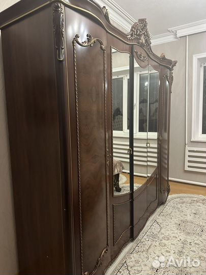 Спальный гарнитур