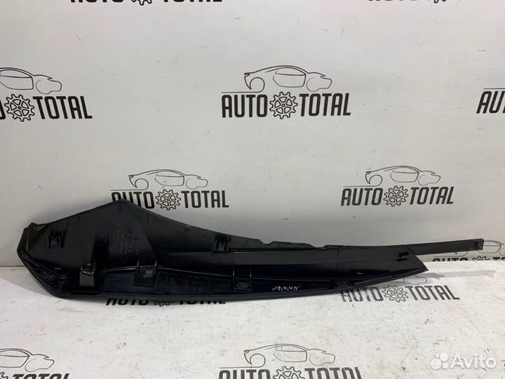 Обшивка стойки задняя левая Bmw 745 E65 N62B44