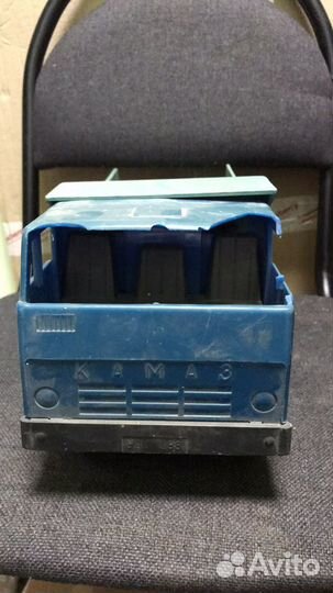 Игрушка самосвал грузовик камаз пластмасса.ссср
