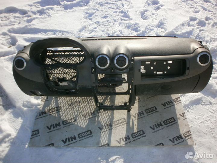 Панель приборов, торпедо LADA Largus