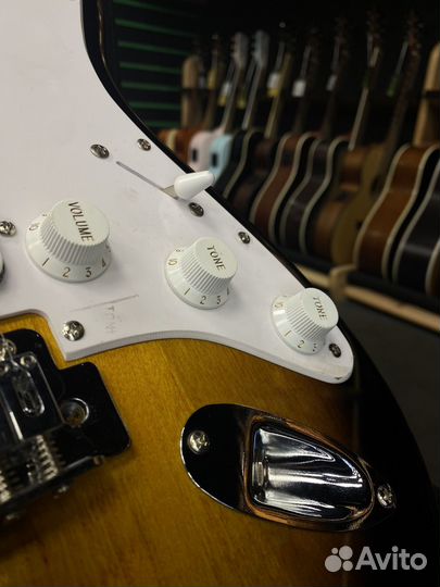 Fender Squier Bullet Trem электрогитара (Новая)