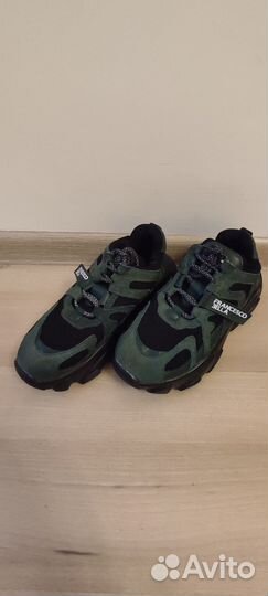 Кроссовки женские