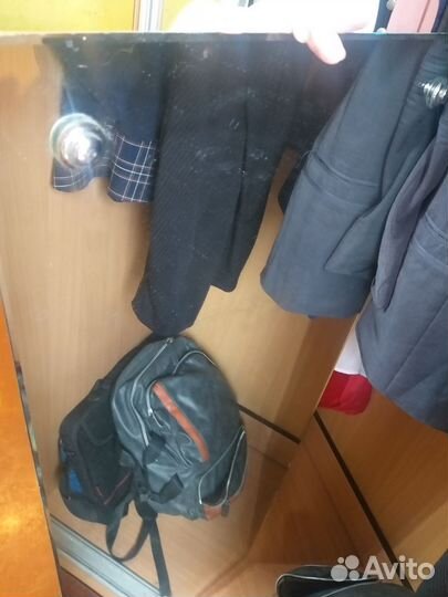 Зеркало настенное с креплением