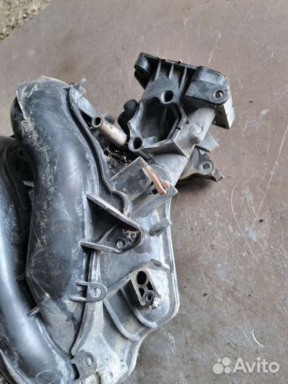 Впускной коллектор Volvo S40