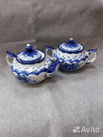 Чайник и сахарница