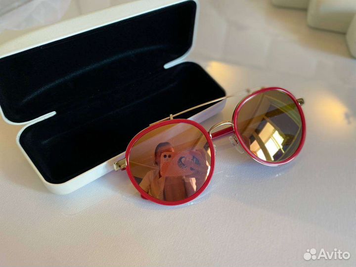 Солнцезащитные очки женские брендовые