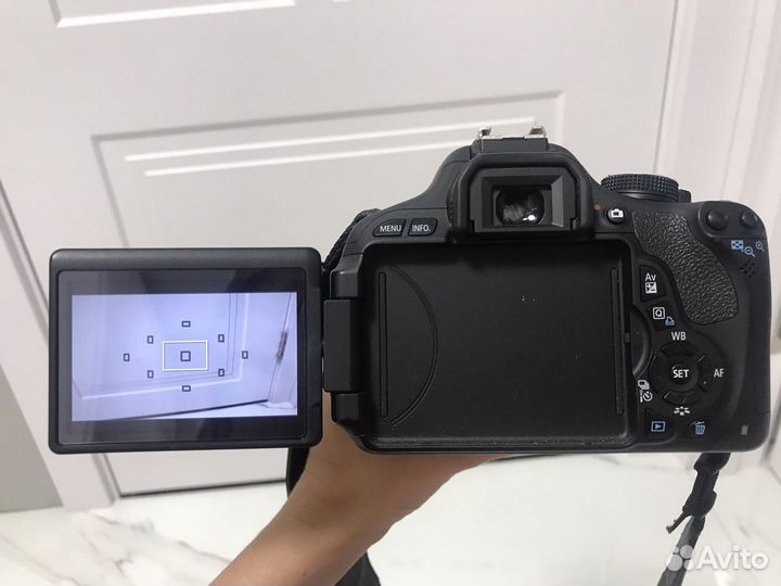 Фотоаппарат зеркальный Canon EOS 600D Kit 18-135