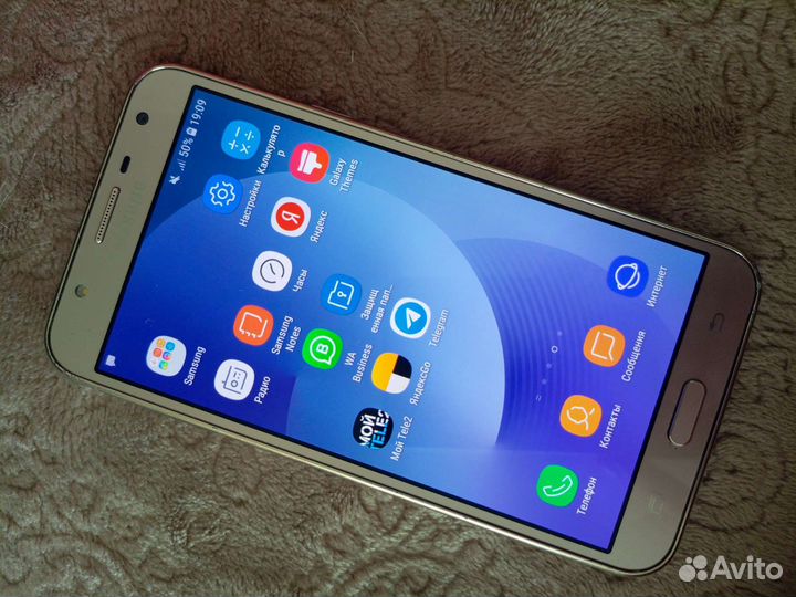 Телефон Samsung