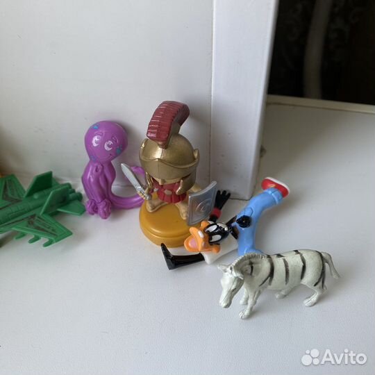 Игрушки из Kinder Surprise