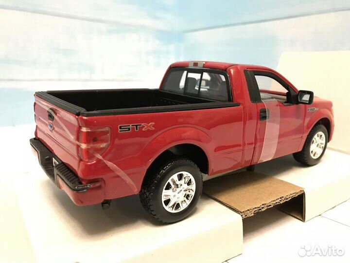 Модель пикапа Ford F-150 1/24 Maisto