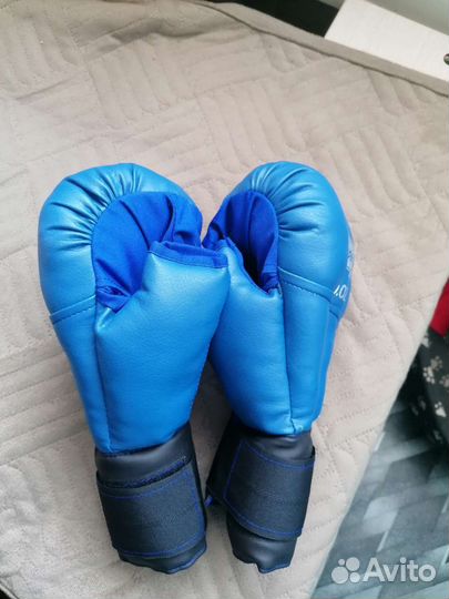 Боксерские перчатки 10 oz