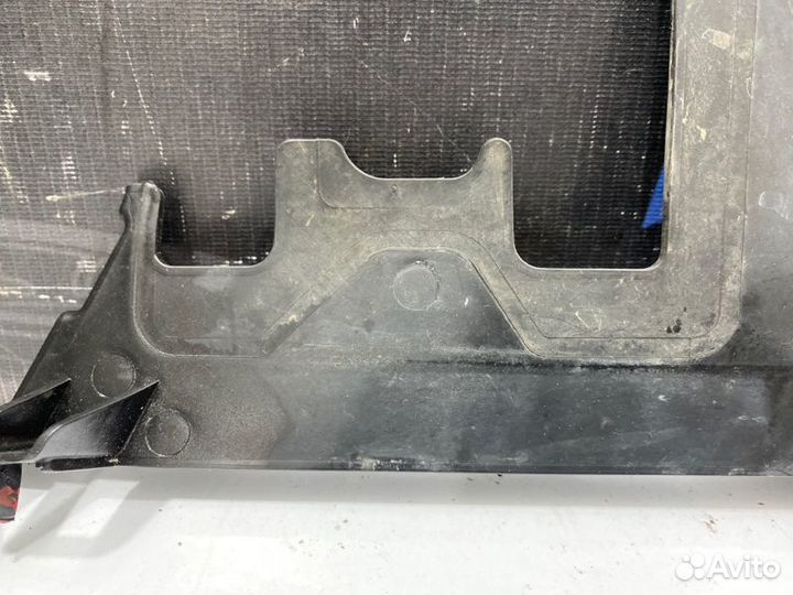 Воздуховод радиатора правый Volkswagen Tiguan 5N