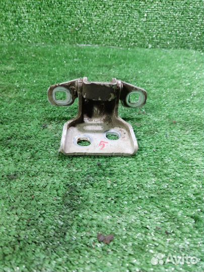 Петля двери Renault Logan