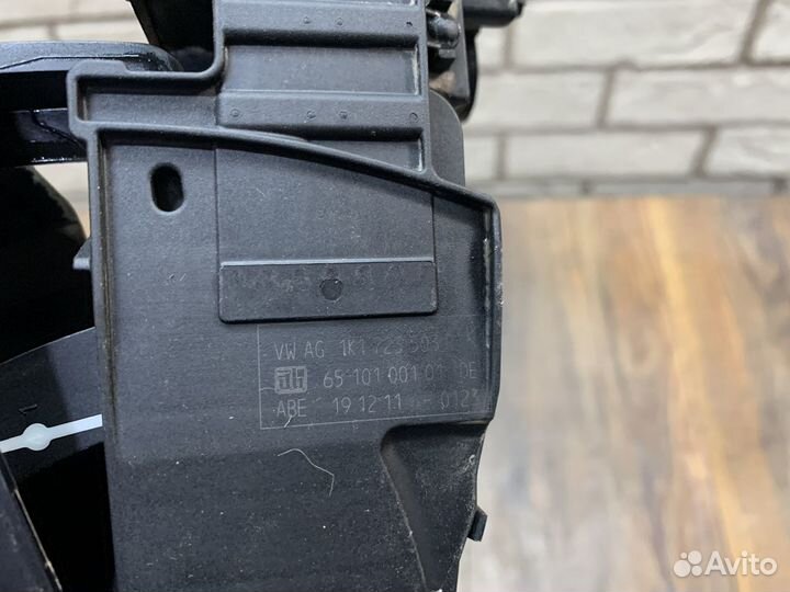 Skoda Yeti Педаль газа